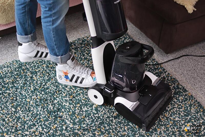 Der Tineco Carpet One im Test auf einem Teppich